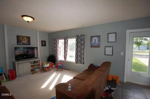 710 9th Ave SE, Sidney, MT 59270 photo 4