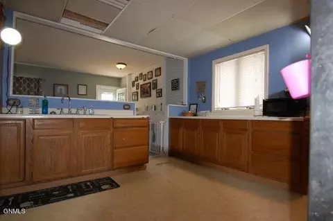 710 9th Ave SE, Sidney, MT 59270 photo 5