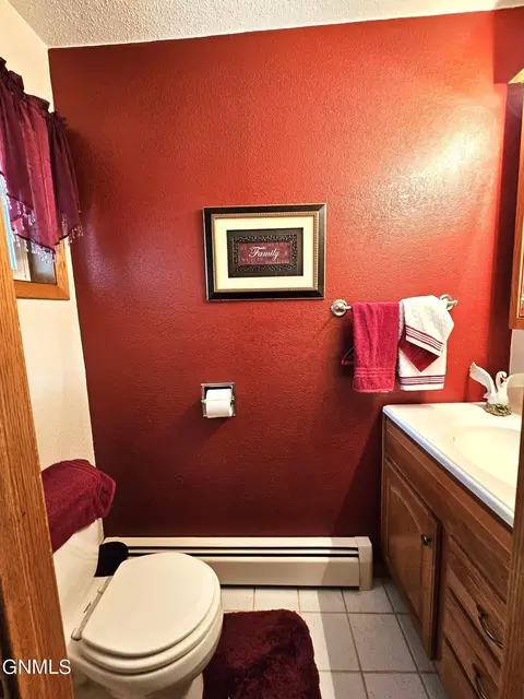 818 6th Ave W, Edgeley, ND 58433 photo 34