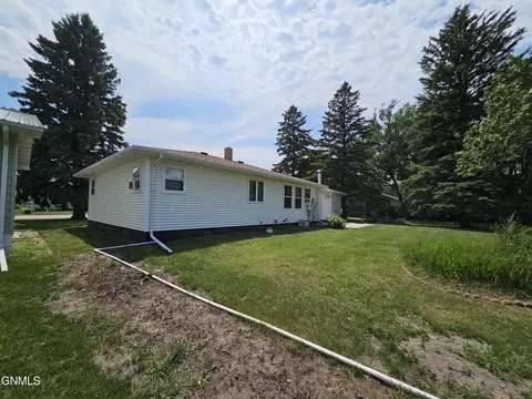 818 6th Ave W, Edgeley, ND 58433 photo 48