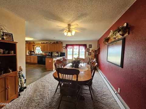 818 6th Ave W, Edgeley, ND 58433 photo 15