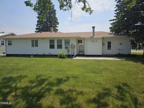 818 6th Ave W, Edgeley, ND 58433 photo 5