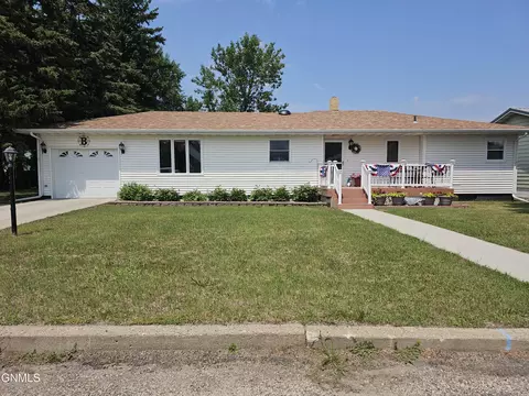 818 6th Ave W, Edgeley, ND 58433