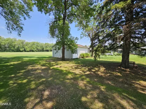 818 6th Ave W, Edgeley, ND 58433 photo 41