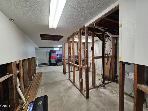 818 6th Ave W, Edgeley, ND 58433 photo 52