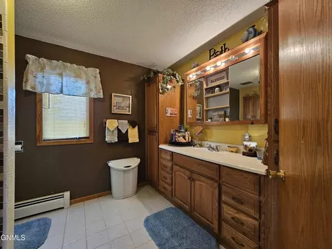 818 6th Ave W, Edgeley, ND 58433 photo 21