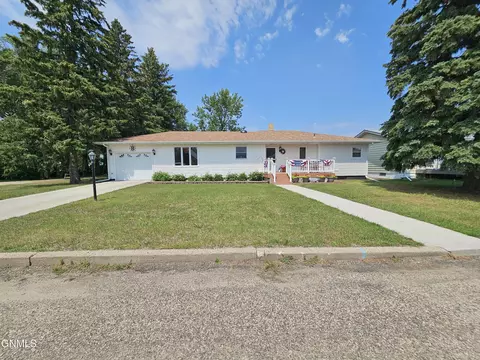 818 6th Ave W, Edgeley, ND 58433 photo 2