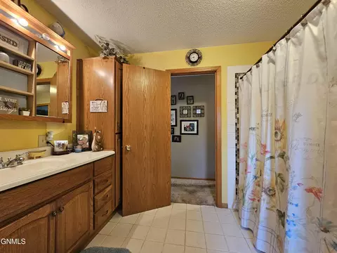 818 6th Ave W, Edgeley, ND 58433 photo 24