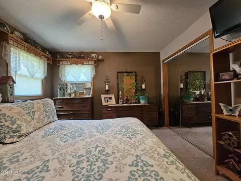 818 6th Ave W, Edgeley, ND 58433 photo 31