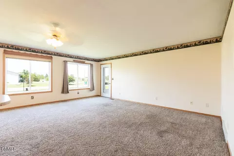 2 Aero Dr, Garrison, ND 58540 photo 18
