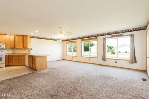 2 Aero Dr, Garrison, ND 58540 photo 17