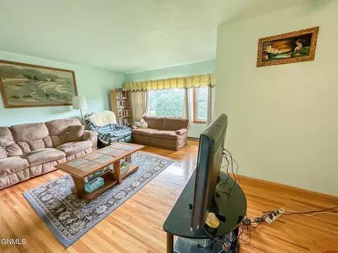 315 Main Ave S, Eldridge, ND 58401 photo 19