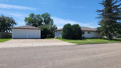 2505 A Ave E, Bismarck, ND 58501