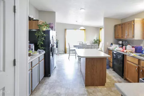 2223 33rd Ter W, Williston, ND 58801 photo 7