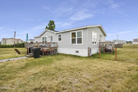 2223 33rd Ter W, Williston, ND 58801