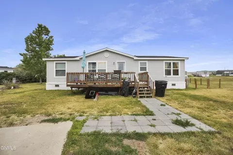 2223 33rd Ter W, Williston, ND 58801 photo 2