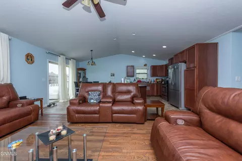 753 22nd Ave E, Dickinson, ND 58601 photo 12