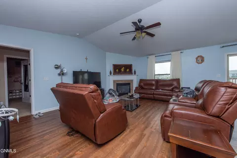 753 22nd Ave E, Dickinson, ND 58601 photo 11