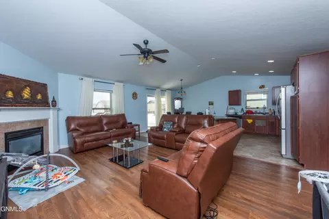 753 22nd Ave E, Dickinson, ND 58601 photo 19