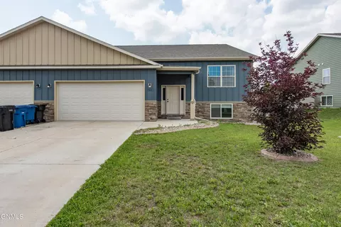 753 22nd Ave E, Dickinson, ND 58601 photo 2
