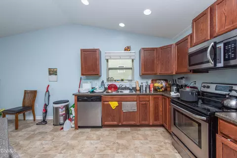 753 22nd Ave E, Dickinson, ND 58601 photo 13