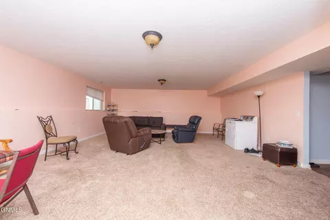 753 22nd Ave E, Dickinson, ND 58601 photo 38