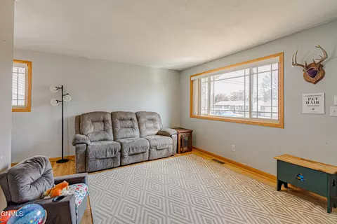 426 E Capitol Ave, Bismarck, ND 58501 photo 5