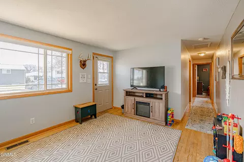 426 E Capitol Ave, Bismarck, ND 58501 photo 4
