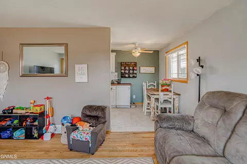 426 E Capitol Ave, Bismarck, ND 58501 photo 6