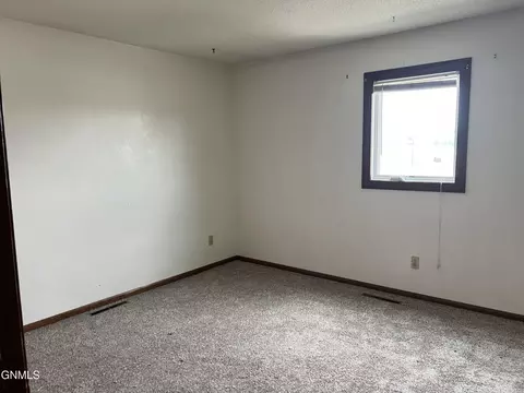 1918 1st Ave W, Williston, ND 58801 photo 5