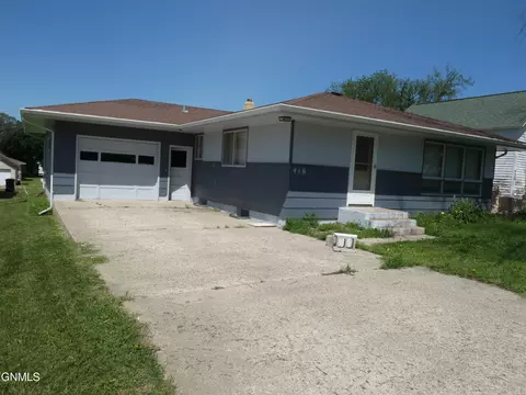 416 3rd St NE, Linton, ND 58552