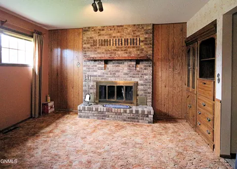 1510 9th Ave W, Williston, ND 58801 photo 11