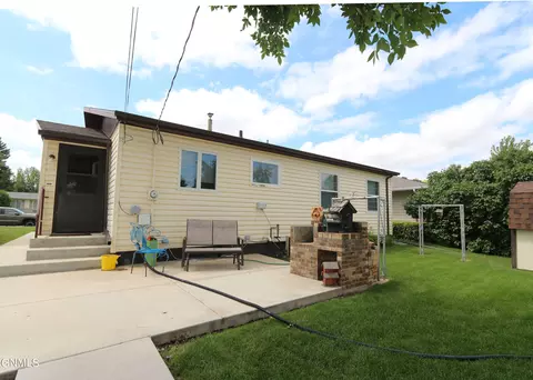 1510 9th Ave W, Williston, ND 58801 photo 5