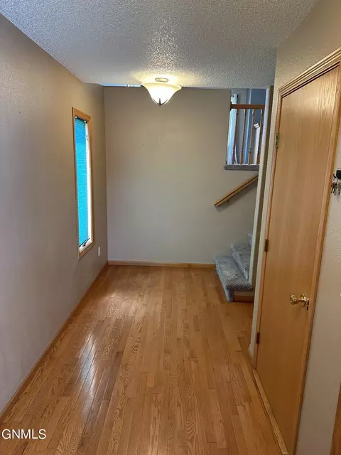 726 Brome Loop, Bismarck, ND 58503 photo 3