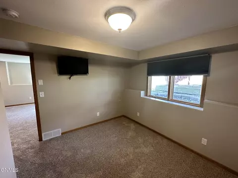 726 Brome Loop, Bismarck, ND 58503 photo 23