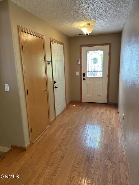 726 Brome Loop, Bismarck, ND 58503 photo 4