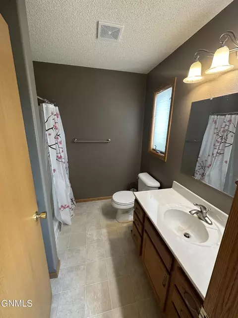 726 Brome Loop, Bismarck, ND 58503 photo 14