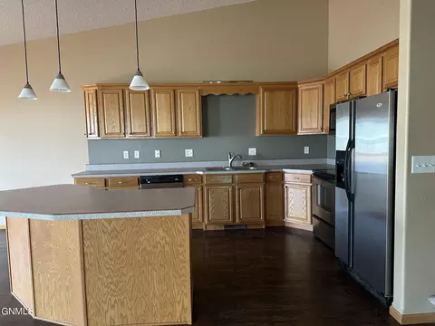 726 Brome Loop, Bismarck, ND 58503 photo 5