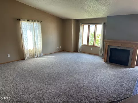 726 Brome Loop, Bismarck, ND 58503 photo 6