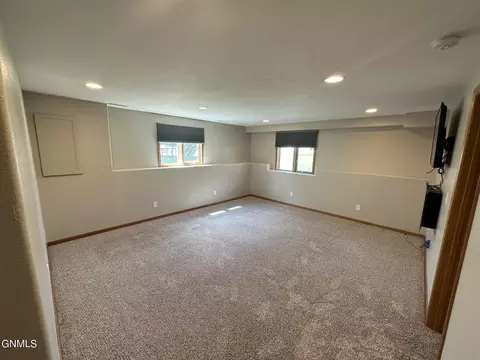 726 Brome Loop, Bismarck, ND 58503 photo 20