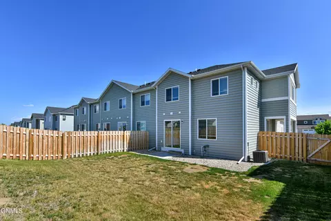 2806 28th St W, Williston, ND 58801 photo 10