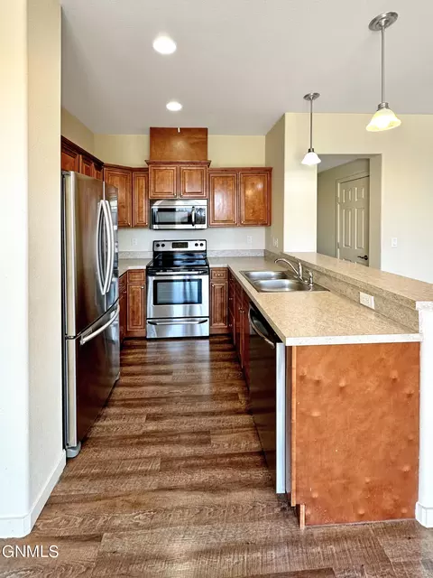 2806 28th St W, Williston, ND 58801 photo 24