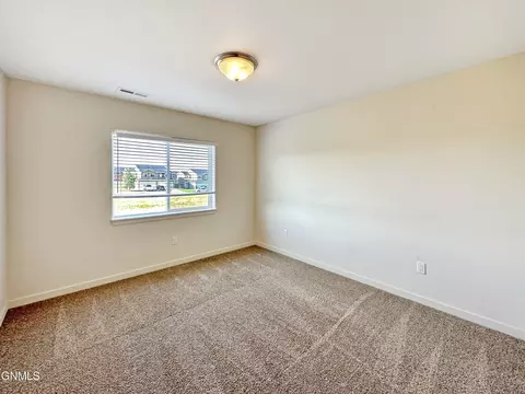 2806 28th St W, Williston, ND 58801 photo 50