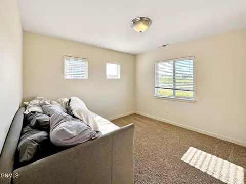 2806 28th St W, Williston, ND 58801 photo 47