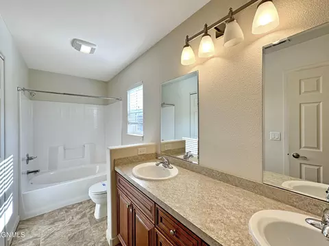 2806 28th St W, Williston, ND 58801 photo 41