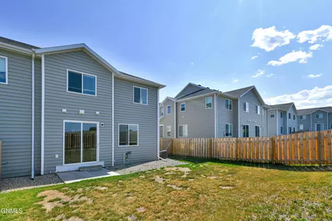 2806 28th St W, Williston, ND 58801 photo 8