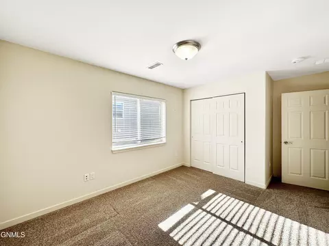 2806 28th St W, Williston, ND 58801 photo 46