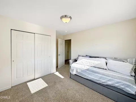 2806 28th St W, Williston, ND 58801 photo 48