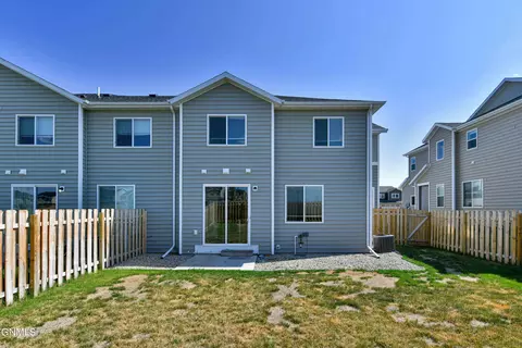 2806 28th St W, Williston, ND 58801 photo 9