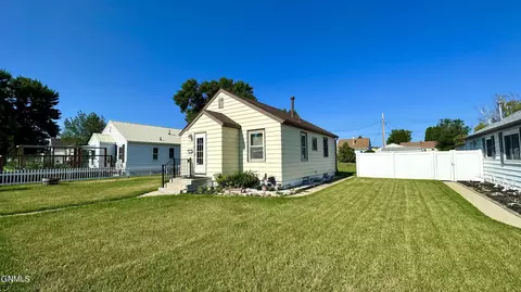 1515 Main St, Williston, ND 58801 photo 2